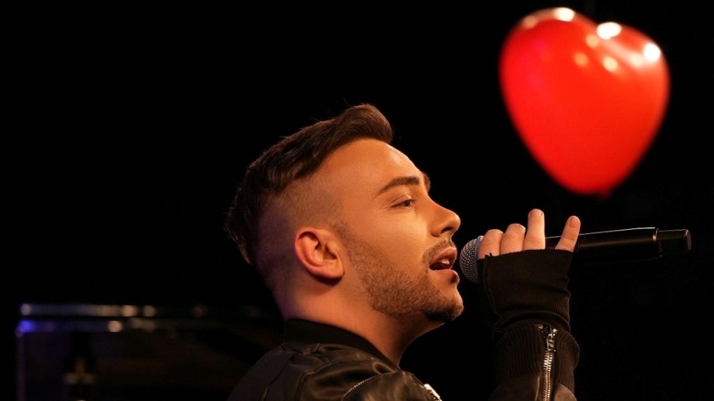 Валентин Велчев събра естрада и фолк на бляскав концерт