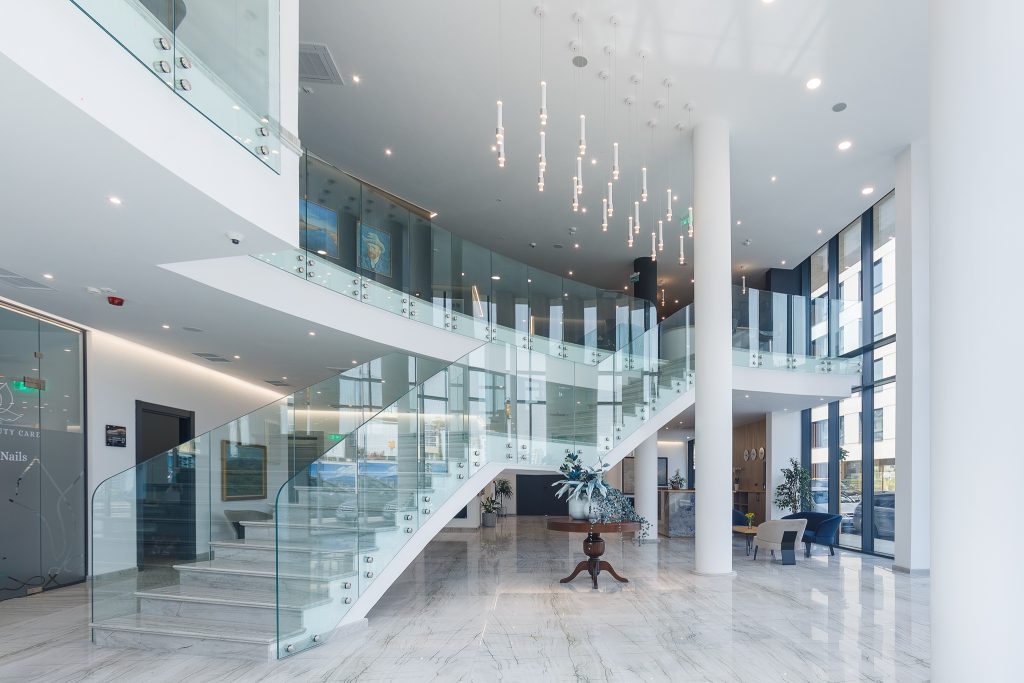 Baby Brown отсяда в един от най-новите луксозни хотели в София – Blue Star Luxury Hotel