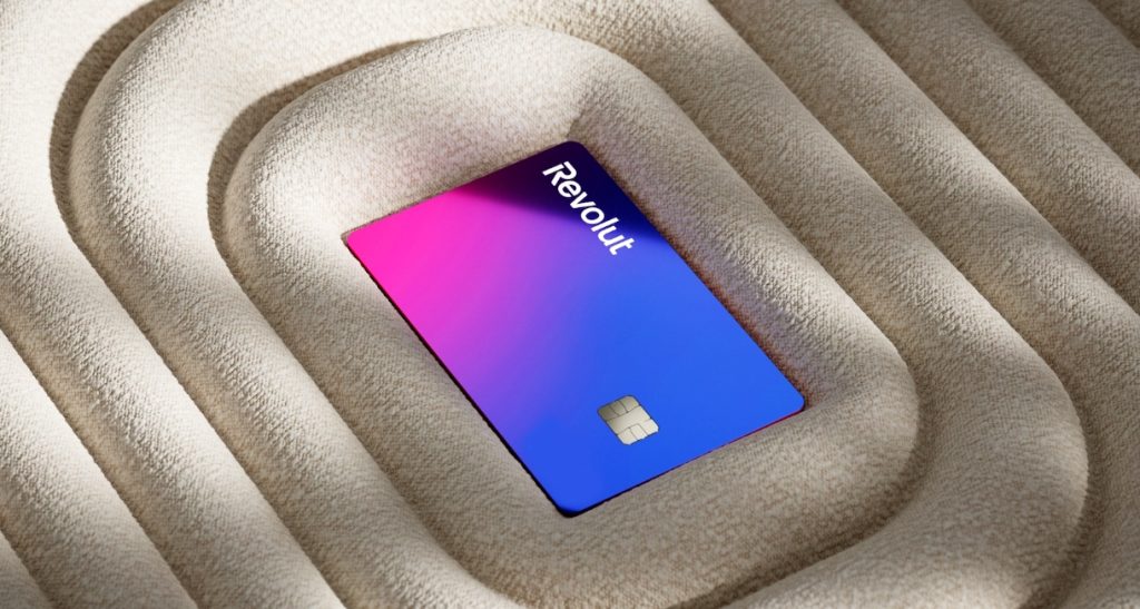 Revolut се подготвя за летните пътувания и премахва допълнителните такси за обмен на валута през уикенда за плановете Premium, Metal и Ultra