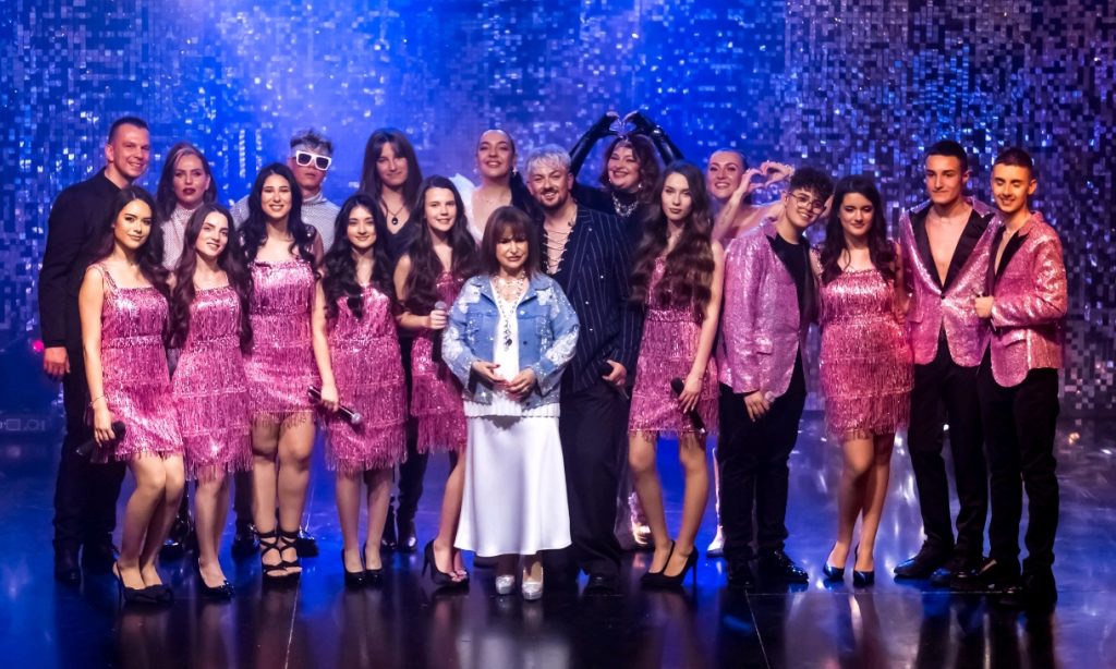 Буря от емоции и нестихващи аплодисменти за Masterpiece, Георги Янков, Мими Иванова, EXPOSE , трио Тринити и Меги Денс от Магията на многогласното пеене 2025. Сцената на Дом на културата “Искър” – София бе по-красива от всякога и отекваща в хармонията на гласовете на невероятните изпълнители