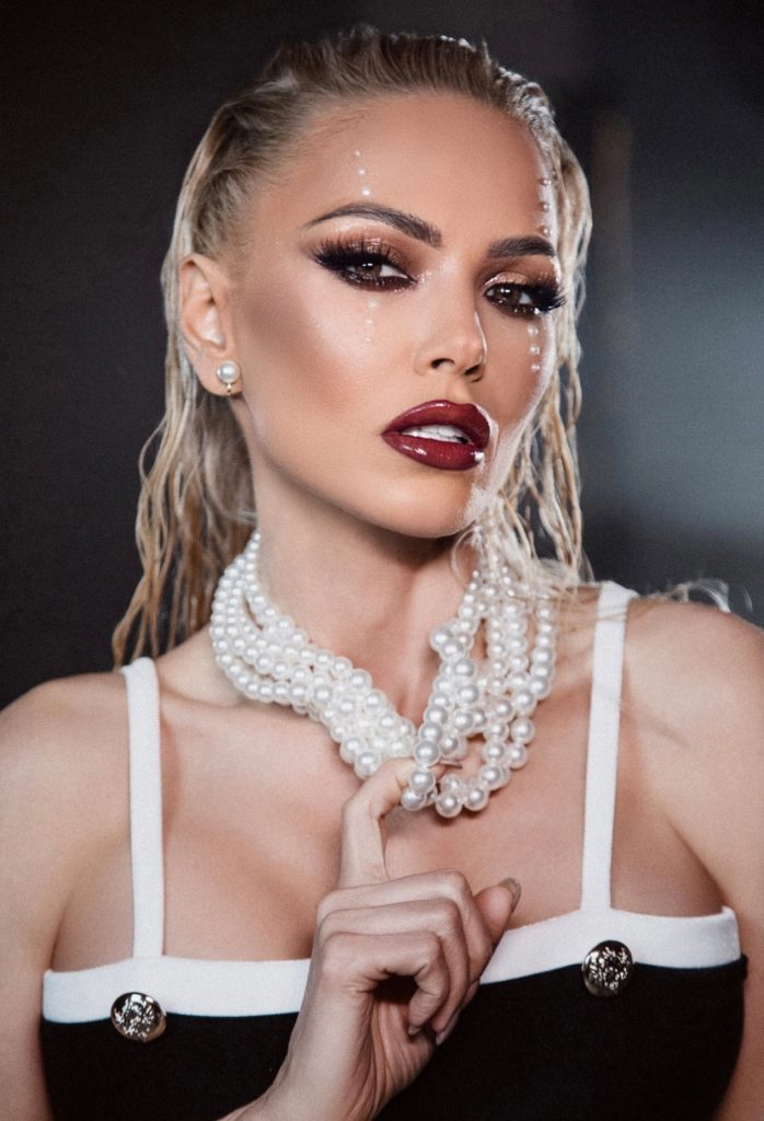 „Никотин“ – неиздаваното парче, с което Магда прикова вниманието на меломаните