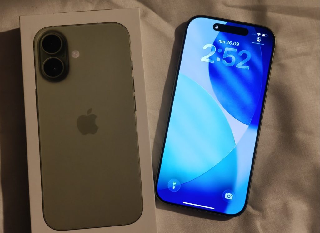 РЕВЮ| iPhone 17 – еволюция с баланс между мощ и компромиси