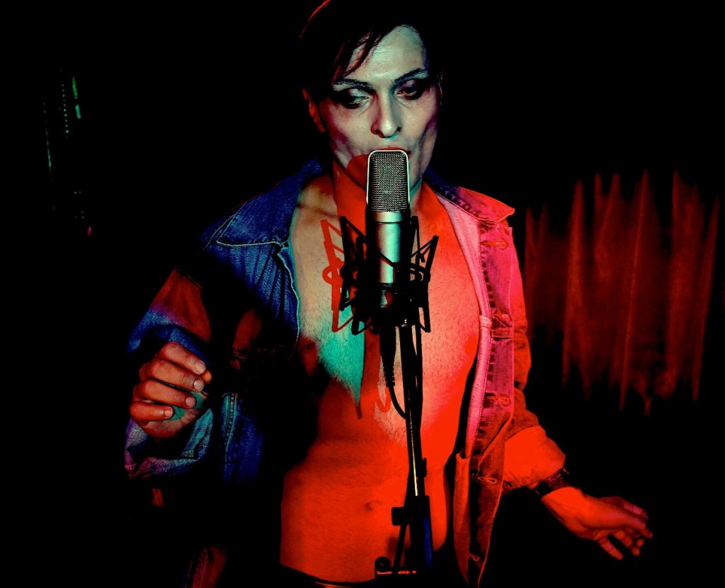 Един артист, безмилостно размиващ жанровите граници:﻿ИВО ДИМЧЕВ ПРАЗНУВА 20 ГОДИНИ НА СЦЕНАТА С КОНЦЕРТ-СПЕКТАКЪЛ В ЗАЛА 1